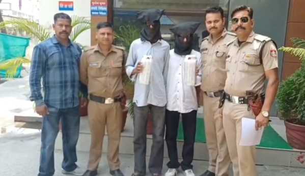 पुलिस ने तमंचे के साथ 3 लोग दबोचे, 20 हजार का इनामी भी चढ़ा हत्थे