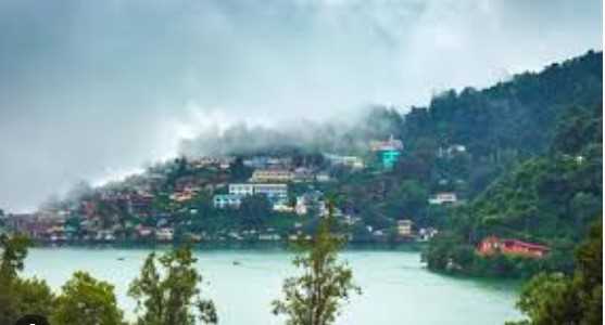 नैनीताल में अचानक बदला मौसम बारिश ओलों ने मचाई अफरा-तफरी