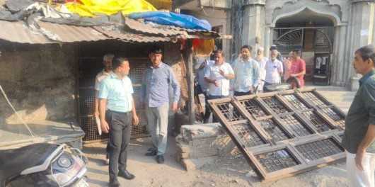 कबाड़ियों पर चला निगम का डंडा, 59 हजार का जुर्माना