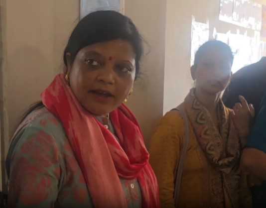 नगर आयुक्त बनीं देवदूत, सड़क हादसे में घायल महिला की ऐसे बचाई जान !!