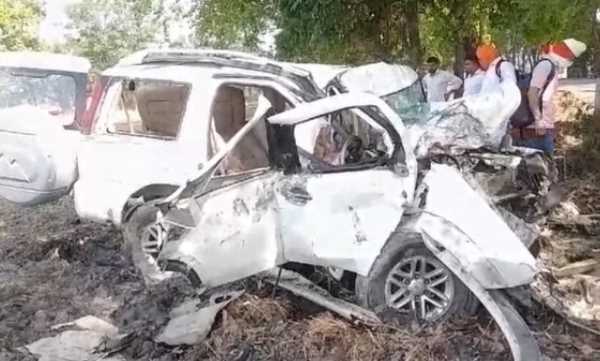 पटियाला में पेड़ से टकराई कार, लॉ यूनिवर्सिटी के चार छात्रों की मौत दो घायल